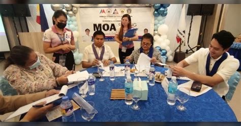 OWWA, Quezon LGUs ink MOA to strengthen OFW .